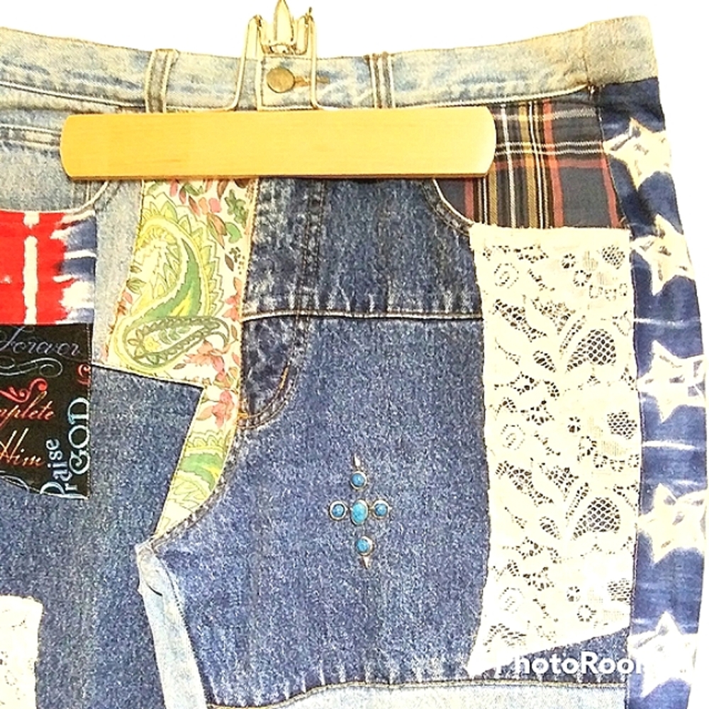 VINTAGE MODA INTL PATCHWORK HIGH RISE TAPERED JEANS - Picture 10 of 13